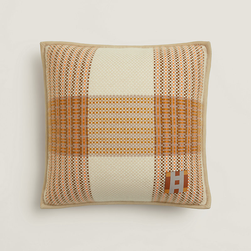 クッション 《ボルダージュ》 | Hermès - エルメス-公式サイト